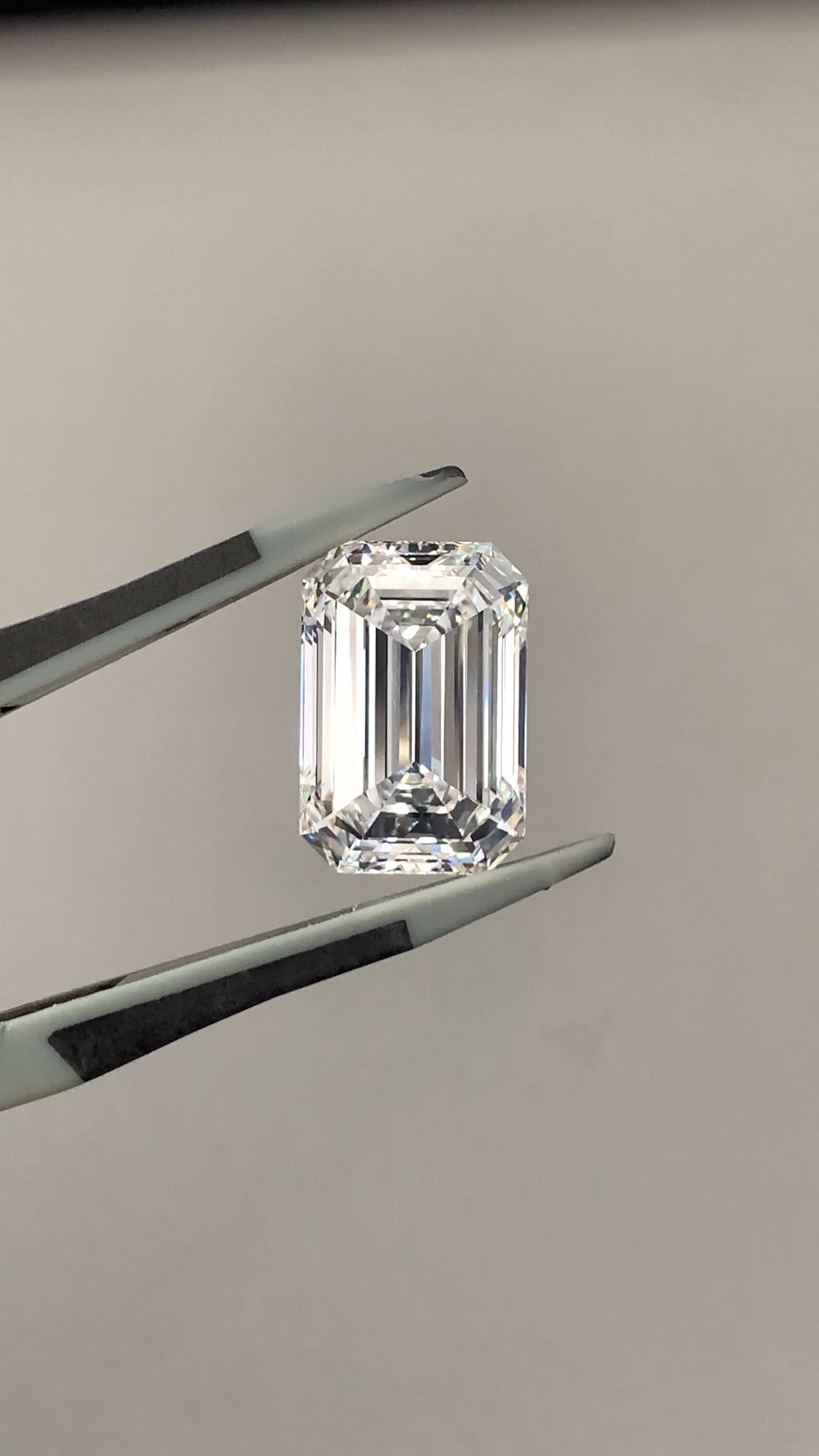Emerald Cut (Type IIa) diamond
